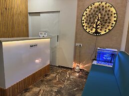 Hotel Mumbai House LIG Indore