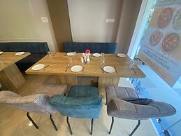 Hotel Mumbai House LIG Indore