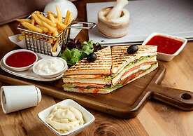 Hotel Mumbai House LIG Indore