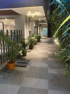 Hotel Mumbai House LIG Indore