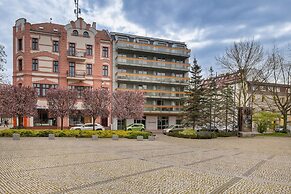 Plac Słowiański Świnoujście by Renters