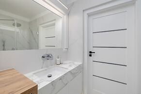 Plac Słowiański Świnoujście by Renters