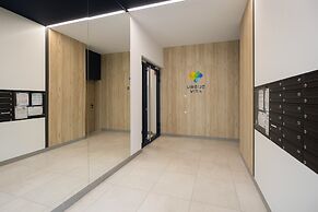 Apartment With Parking by Renters