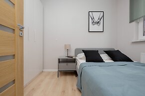 Apartment With Parking by Renters