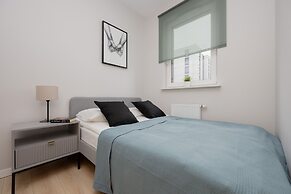 Apartment With Parking by Renters
