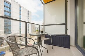 Apartment With Parking by Renters