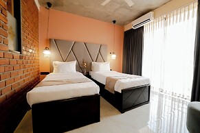 Limeshine - Airport Transit Hotel