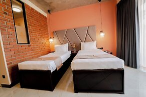 Limeshine - Airport Transit Hotel