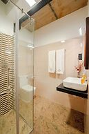 Limeshine - Airport Transit Hotel