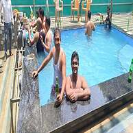 Hotel  Mumbai Garden Resort