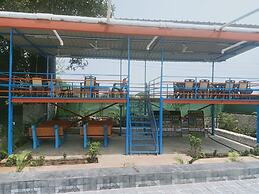 Hotel  Mumbai Garden Resort