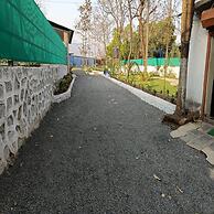 Hotel  Mumbai Garden Resort