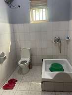 Pearl Gardens Beach Resort Kalangala