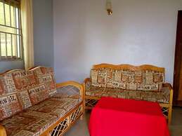 Pearl Gardens Beach Resort Kalangala