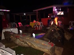 Pearl Gardens Beach Resort Kalangala