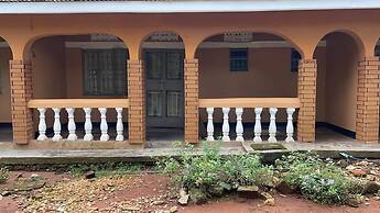 Pearl Gardens Beach Resort Kalangala