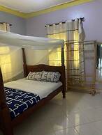 Pearl Gardens Beach Resort Kalangala