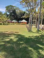 Pearl Gardens Beach Resort Kalangala