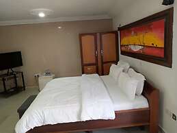 Crislord Palace Hotel