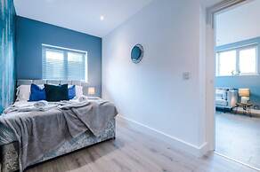 Imperial War Museum North Two-bedroom by Belvilla