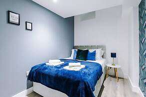 Imperial War Museum North Two-bedroom by Belvilla