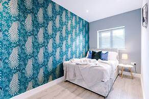 Imperial War Museum North Two-bedroom by Belvilla