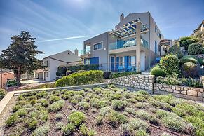 RR Losinj Harbour View Apartment