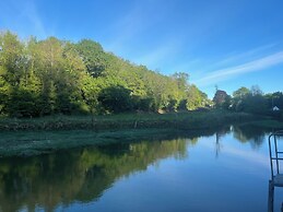 2 Bedrooms, Overlooking Little Petherick Creek