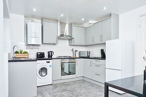 Stunning 3-bed House in Central Milton Keynes