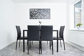 Stunning 3-bed House in Central Milton Keynes