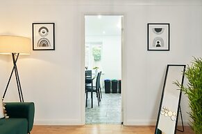 Stunning 3-bed House in Central Milton Keynes