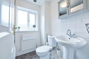 Stunning 3-bed House in Central Milton Keynes