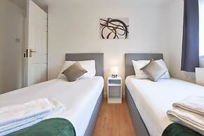 Stunning 3-bed House in Central Milton Keynes