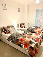 Lovely Flat With Free Parking & Wheelchair Access