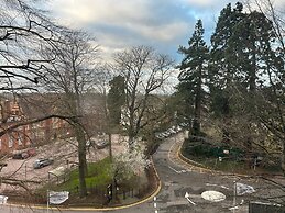 Lovely Flat With Free Parking & Wheelchair Access