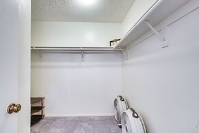 3 Mi to Downtown Palm Springs: Mountain-view Home!