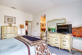 3 Mi to Downtown Palm Springs: Mountain-view Home!