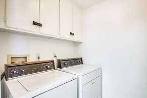 3 Mi to Downtown Palm Springs: Mountain-view Home!