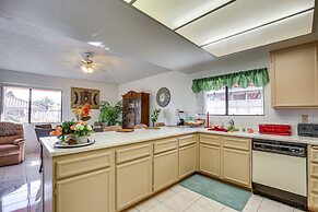 3 Mi to Downtown Palm Springs: Mountain-view Home!