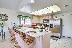 3 Mi to Downtown Palm Springs: Mountain-view Home!