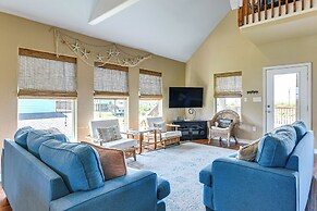 Walk to Crystal Beach: Family Home w/ Deck