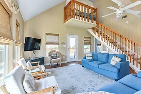 Walk to Crystal Beach: Family Home w/ Deck