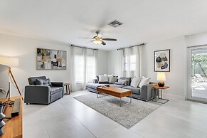 Sarasota Home w/ Private Pool ~ 10 Mi to Beach!