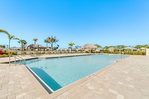 Coastal Venice Villa w/ Patio & Resort Amenities!