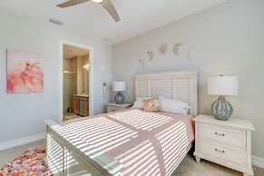 Coastal Venice Villa w/ Patio & Resort Amenities!