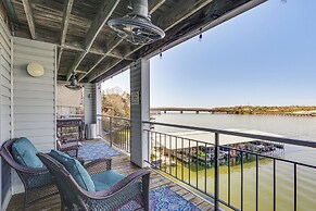 Lakefront Retreat w/ Community Pool in Osage Beach
