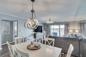 Lakefront Retreat w/ Community Pool in Osage Beach