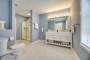 Louisville Retreat w/ Deck ~ 11 Mi to Downtown!