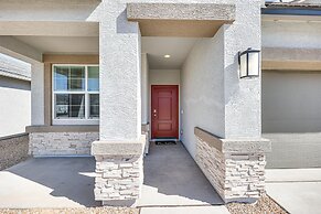 Maricopa Home w/ Putting Green & Covered Patio!