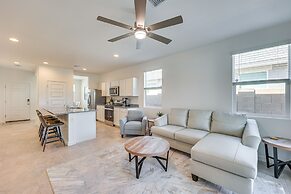 Maricopa Home w/ Putting Green & Covered Patio!